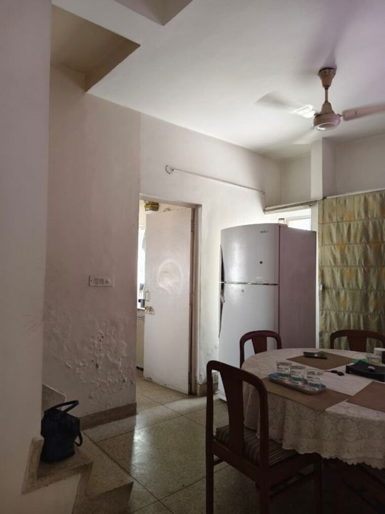 Bathroom, saket 3 Bedroom 1100 Sq.Ft. Builder Floor In Saket Delhi 10370520