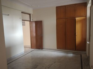 Room in 3 BHK Apartment at Mewala Maharajpur – for Rent