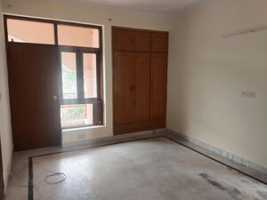 Room in 3 BHK Apartment at Mewala Maharajpur – for Rent