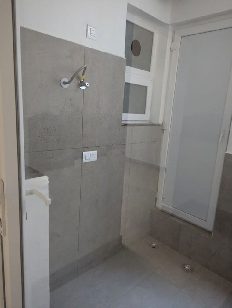 Bathroom, malwa-escon-primera 2 Bedroom 1305 Sq.Ft. Apartment In International Airport Road Zirakpur 10370543