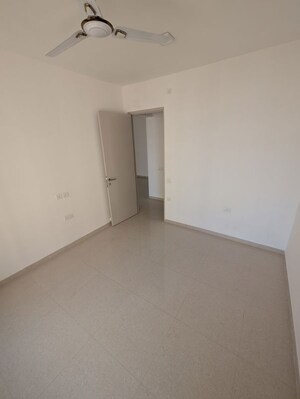 Room in 2 BHK Apartment at Hiranandani Fortune City, New Panvel – for Sale