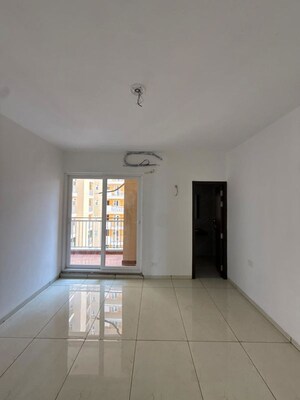 Room in 3 BHK Apartment at Rishita Manhattan, Gomti Nagar – for Sale