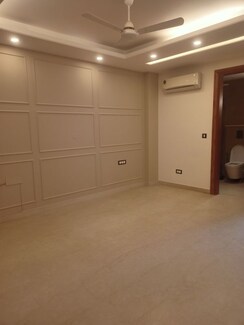 4 BHK + Servant Room Builder Floor For Rent in DLF City Phase IV