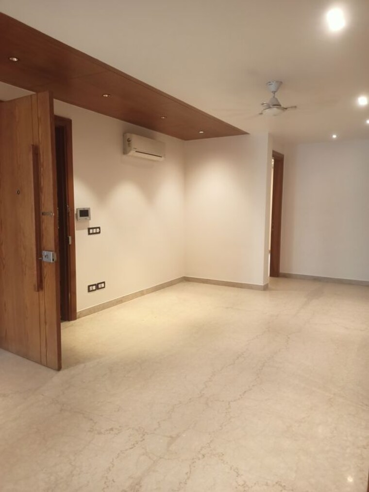 Room, dlf-city-phase-iv 4 Bedroom 270 Sq.Yd. Builder Floor In Dlf Phase iv Gurgaon 10370551