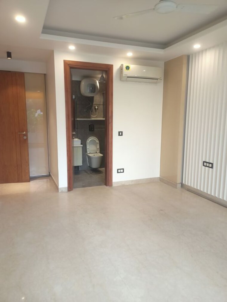 Room, dlf-city-phase-iv 4 Bedroom 270 Sq.Yd. Builder Floor In Dlf Phase iv Gurgaon 10370551