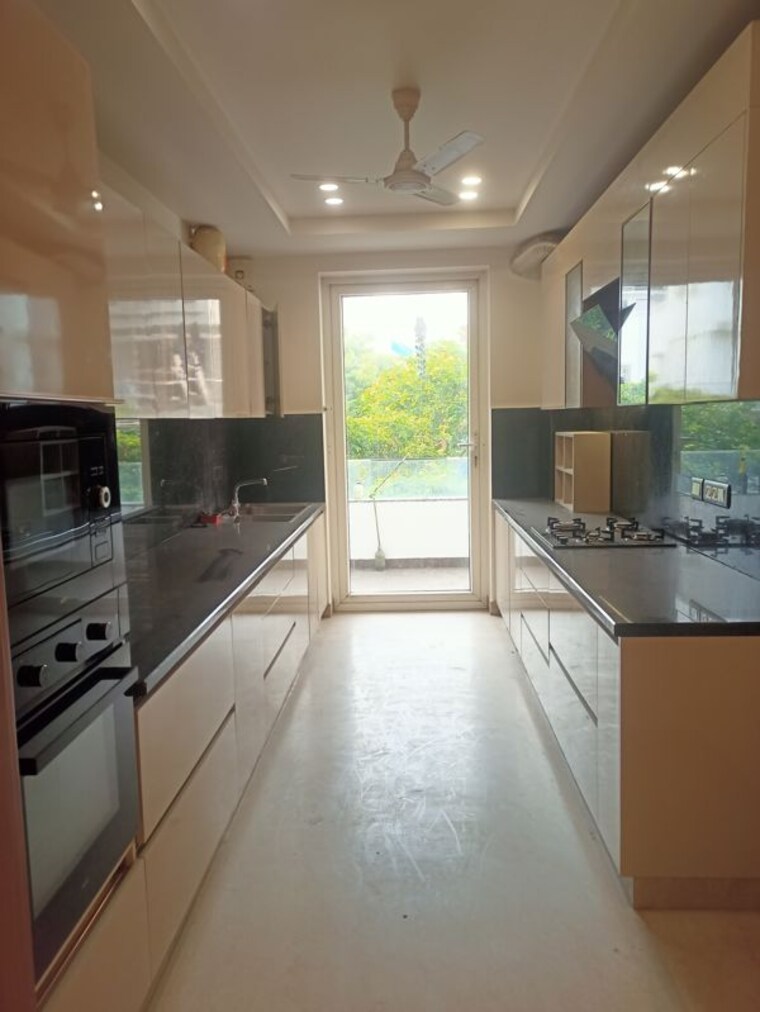 Kitchen, dlf-city-phase-iv 4 Bedroom 270 Sq.Yd. Builder Floor In Dlf Phase iv Gurgaon 10370551