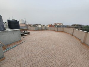 Parking in 3 BHK Builder Floor at Kalkaji – for Rent