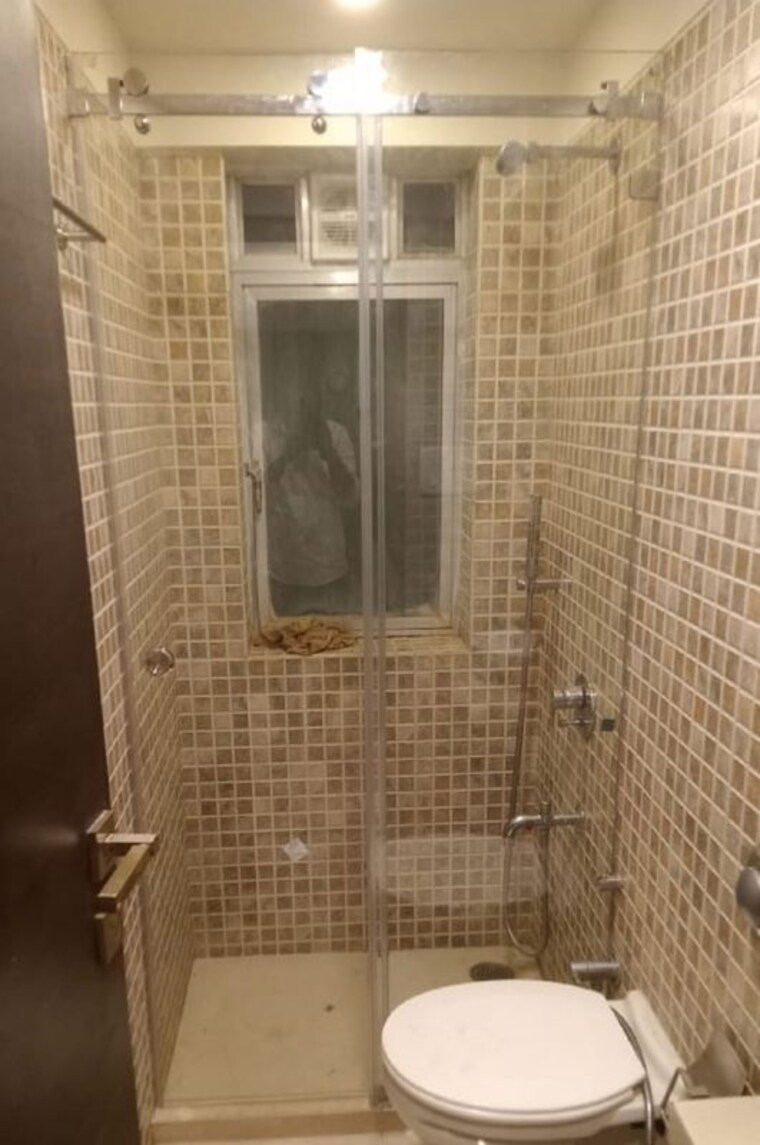 Bathroom, bandra west 1 Bedroom 500 Sq.Ft. Apartment In Bandra West Mumbai 10370579