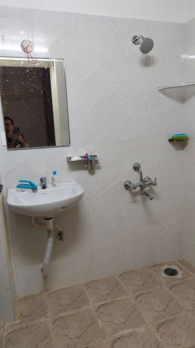 Bathroom, jains-aashraya 3 Bedroom 1600 Sq.Ft. Apartment In Bannerghatta Bangalore 10370592