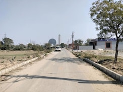 Plot For Sale in Sector 80