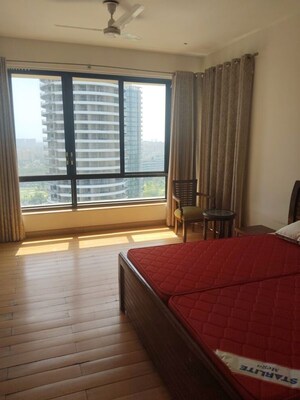 Room in 3 BHK Apartment at Jaypee Green Crescent Court, Jaypee Greens – for Sale