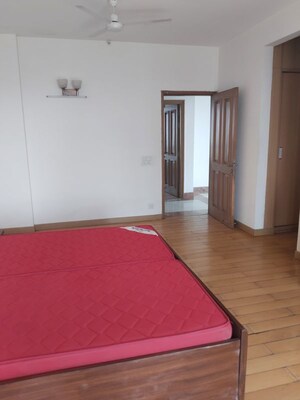 Room in 3 BHK Apartment at Jaypee Green Crescent Court, Jaypee Greens – for Sale