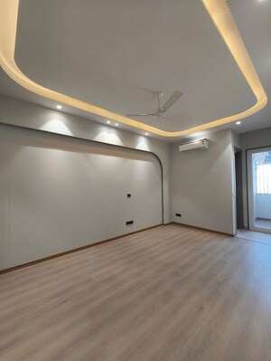 Room in 3 BHK Builder Floor at Greater Kailash I – for Sale