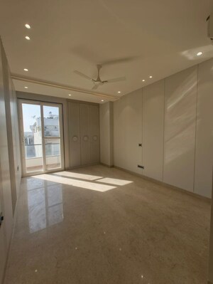 Room in 3 BHK Builder Floor at Greater Kailash I – for Sale