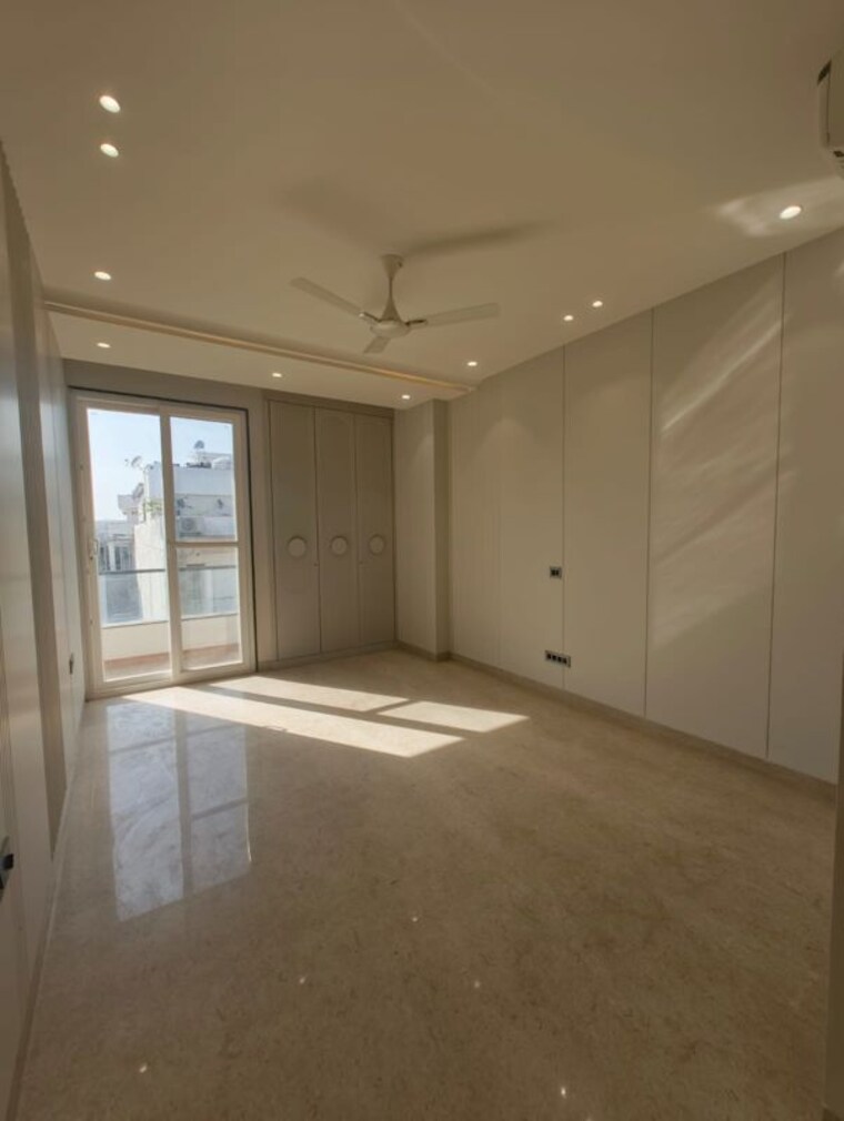 Room, greater kailash i 3 Bedroom 208 Sq.Yd. Builder Floor In Greater Kailash I Delhi 10370618