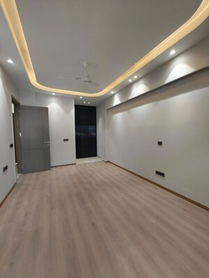 Furnished Amenities in 3 BHK Builder Floor at Greater Kailash I – for Sale