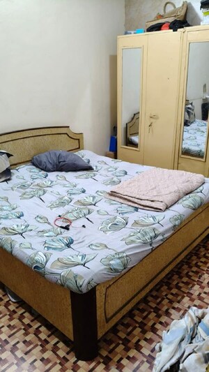 Bedroom in 2 BHK Apartment at Juhu – for Rent