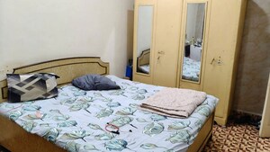 Bedroom in 2 BHK Apartment at Juhu – for Rent