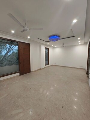 Room in 4 BHK Builder Floor at Nehru Enclave – for Sale