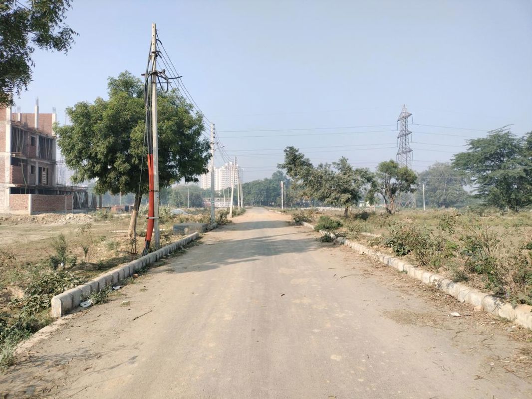 Plot For Sale in Sector 75