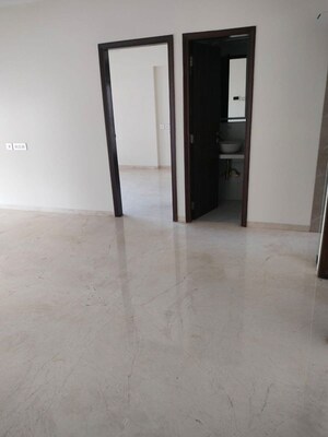Room in 2 BHK Apartment at Khar West – for Rent