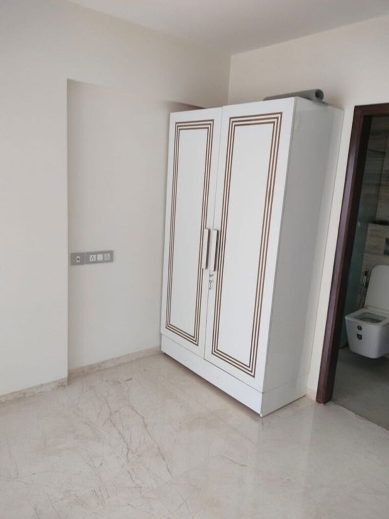Room, khar west 2 Bedroom 700 Sq.Ft. Apartment In Khar West Mumbai 10370673