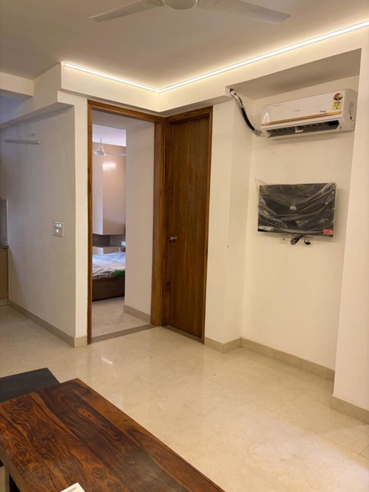 Room, sector 42 2 Bedroom 1010 Sq.Ft. Builder Floor In Sector 42 Gurgaon 10370697
