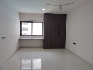 Room in 3 BHK Apartment at Manbhum Around The Grove, Financial District – for Rent