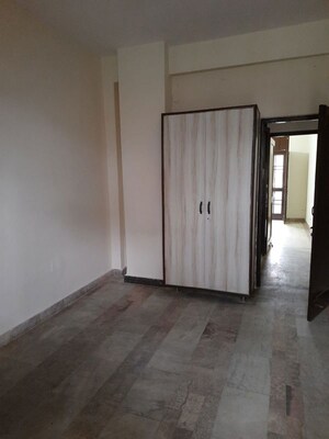 Room in 2 BHK Apartment at Ansal Plaza Sector-23, Sector 23 – for Rent