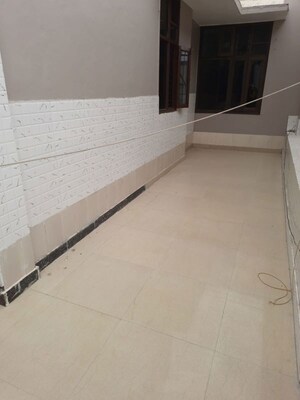 Room in 2 BHK Apartment at Ansal Plaza Sector-23, Sector 23 – for Rent