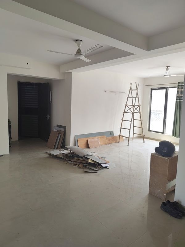4 BHK + Servant Room Apartment For Rent in Logix Blossom County