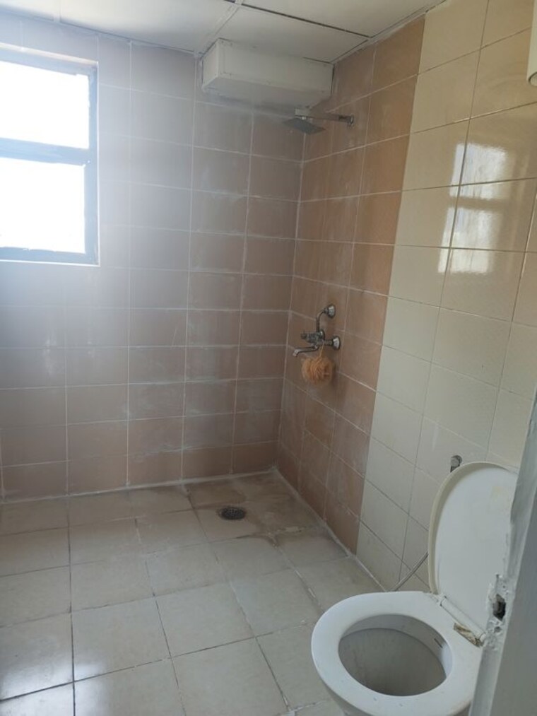 Bathroom, logix-blossom-county 4 Bedroom 1968 Sq.Ft. Apartment In Sector 137 Noida 10370652