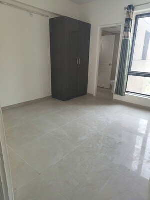 Room in 4 BHK Apartment at Logix Blossom County, Sector 137 – for Rent