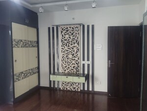 Room in 3 BHK Apartment at Vasavis Shanthinikethan, Madhapur – for Rent