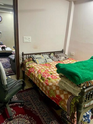Bedroom in 2 BHK Apartment at Chattarpur – for Rent