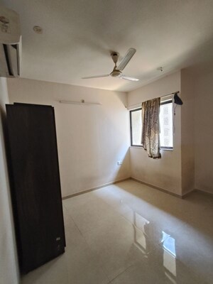 Master Bedroom in 2.5 BHK Apartment at Lodha Downtown, Dombivli East – for Rent