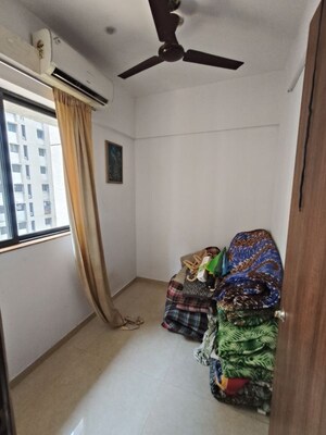 Room in 2.5 BHK Apartment at Lodha Downtown, Dombivli East – for Rent