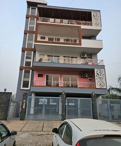 3 BHK Builder Floor For Sale in Sushant Lok III