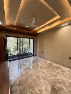 4 BHK + Servant Room Builder Floor For Sale in Nirvana Country