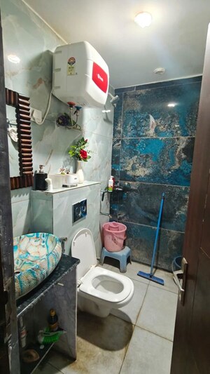 Furnished Amenities in 3 BHK Builder Floor at Sector 16 A – for Sale