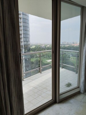 Room in 3 BHK Apartment at Jaypee Green Sun Court Tower III, Jaypee Greens – for Sale