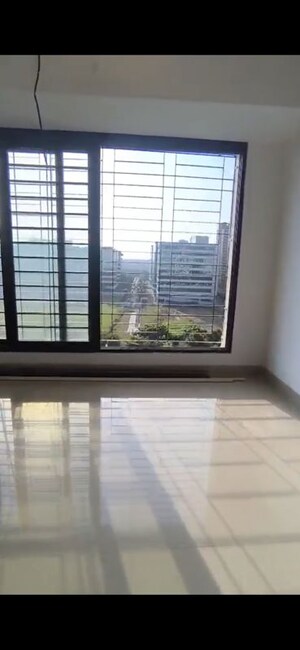 Room in 2 BHK Apartment at K Raheja Palm Court, Malad West – for Sale