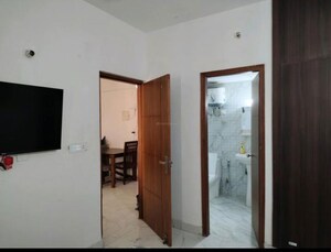 Room in 1 BHK Apartment at Earthcon Casa Grande, Chi V Greater Noida – for Rent