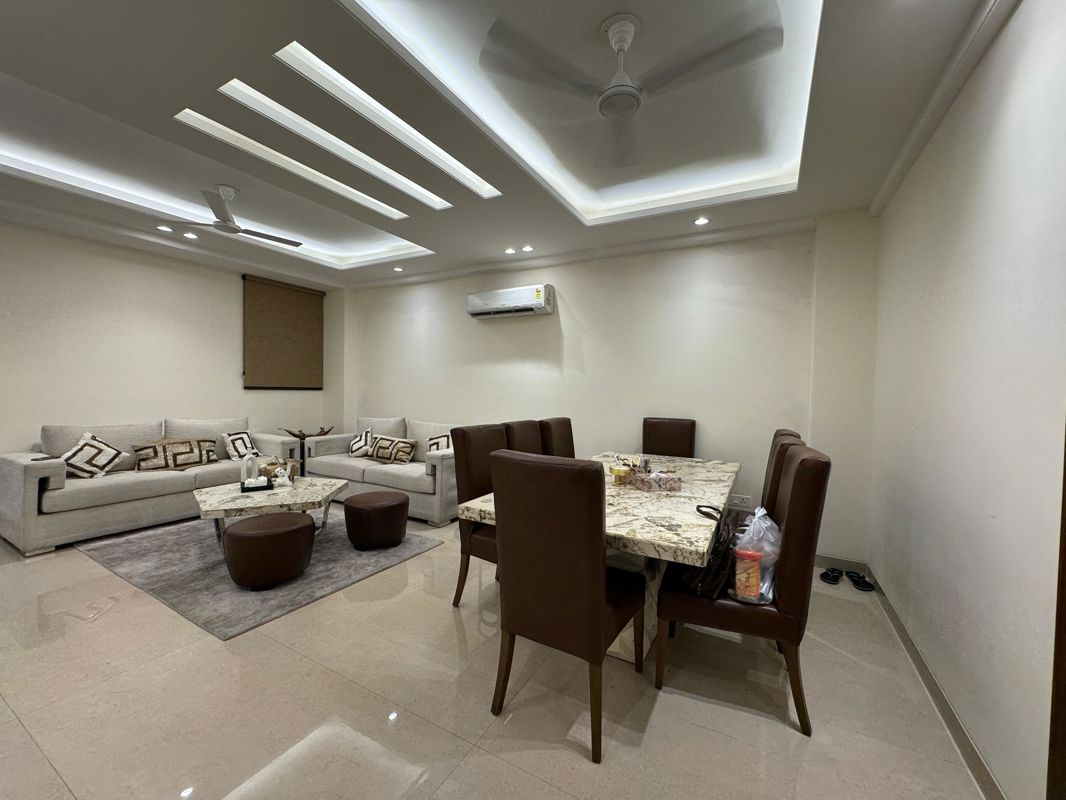 4 BHK + Pooja Room,Servant Room,Extra Room Apartment For Rent in Chattarpur