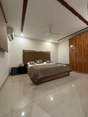 Master Bedroom in 4 BHK Apartment at Chattarpur – for Rent