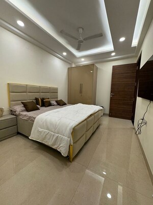 Bedroom in 4 BHK Apartment at Chattarpur – for Rent