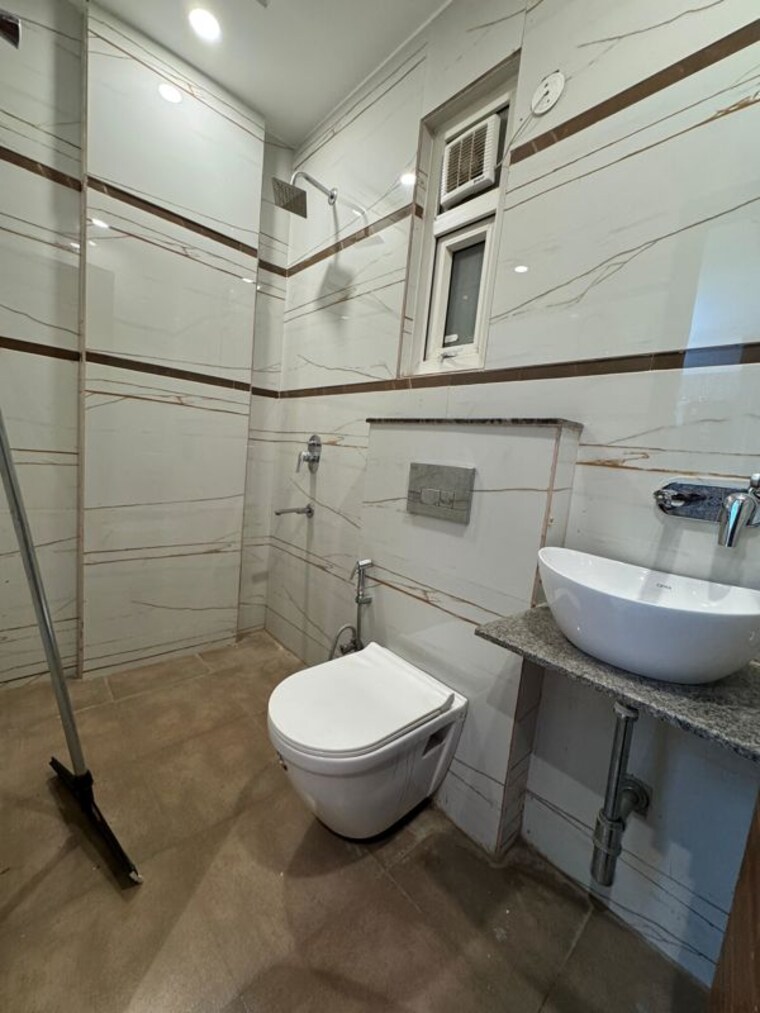 Bathroom, chattarpur 4 Bedroom 2200 Sq.Ft. Apartment In Chattarpur Delhi 10370760