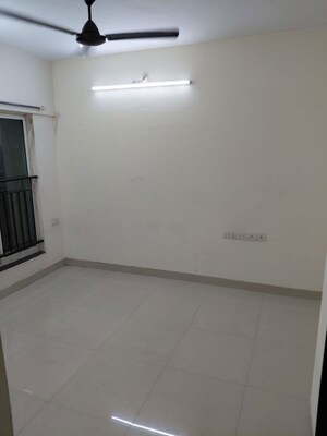 Room in 2 BHK Apartment at Rustomjee Urbania Atelier, Thane West – for Rent
