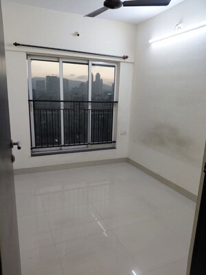 Room in 2 BHK Apartment at Rustomjee Urbania Atelier, Thane West – for Rent