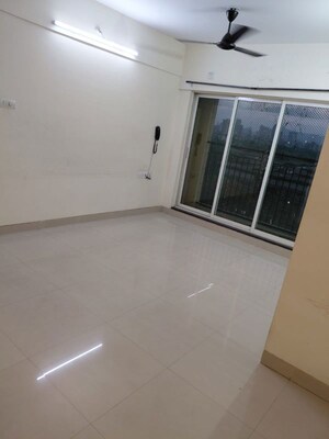 Room in 2 BHK Apartment at Rustomjee Urbania Atelier, Thane West – for Rent